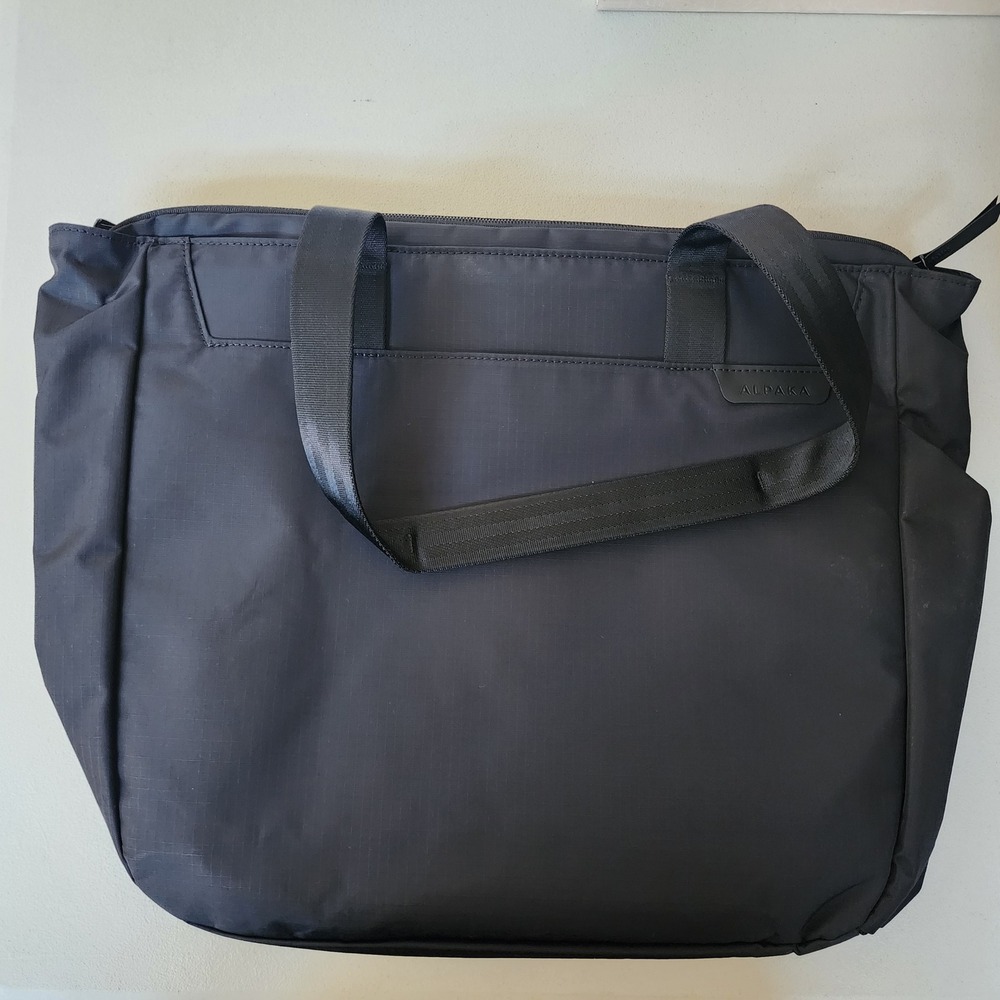 ALPAKA Metro Tote Black Axoflux 210D Recycled 14L Laptop Bag AA010500118 - Picture 9 of 12